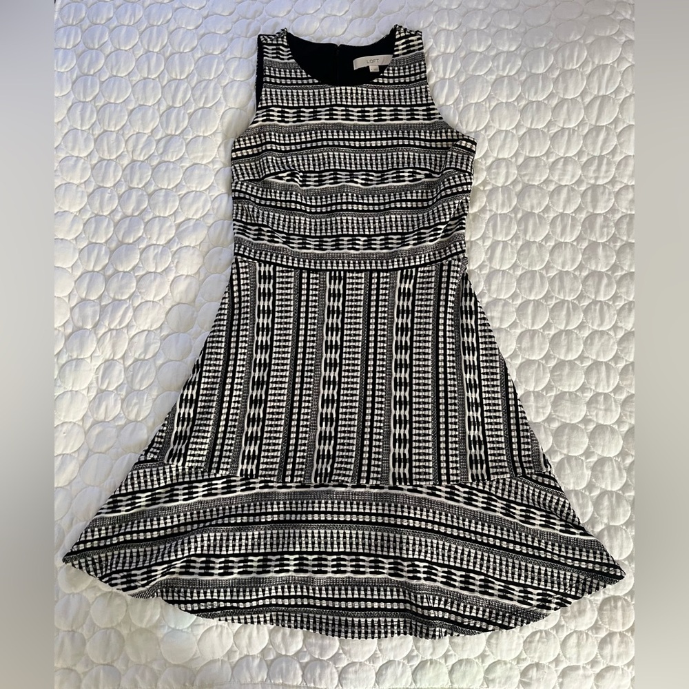 Ann Taylor Loft Size 4 Sleeveless Dress
